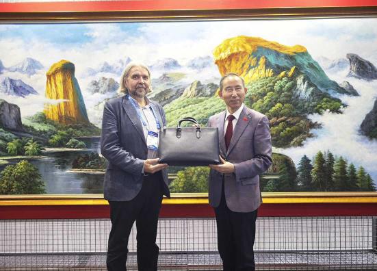 龙宇翔出席第二十届中国（深圳）国际文化产业博览交易会